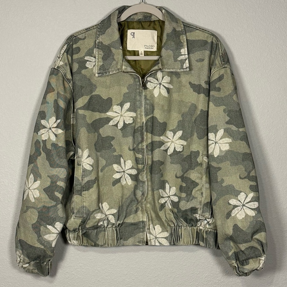 Pilcro’s The Riley Bomber Jacket in Floral Camo - Size Medium - Anthropologie